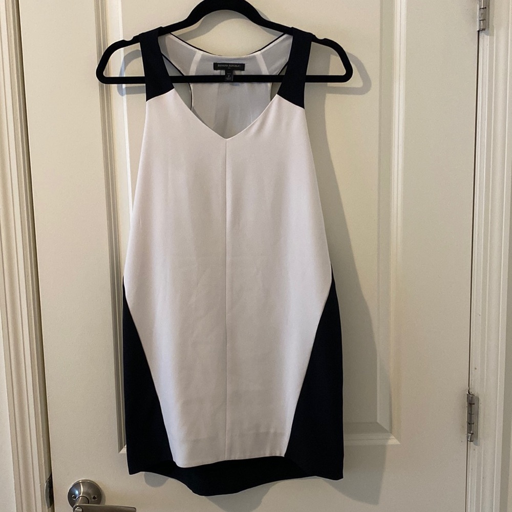 Banana Republic Petite Black and White Racerback dress in size 2